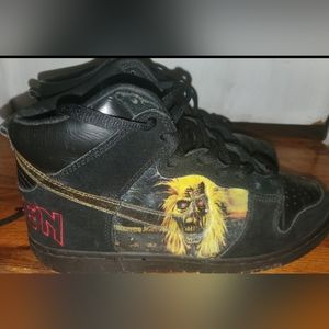 Nike premium SB Iron Maiden Dunks size 9.5